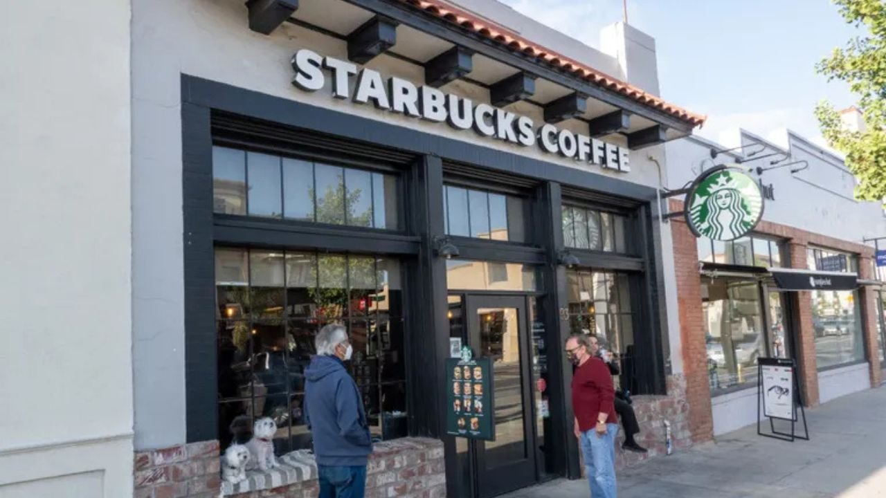 Starbucks Closing 250 Stores
